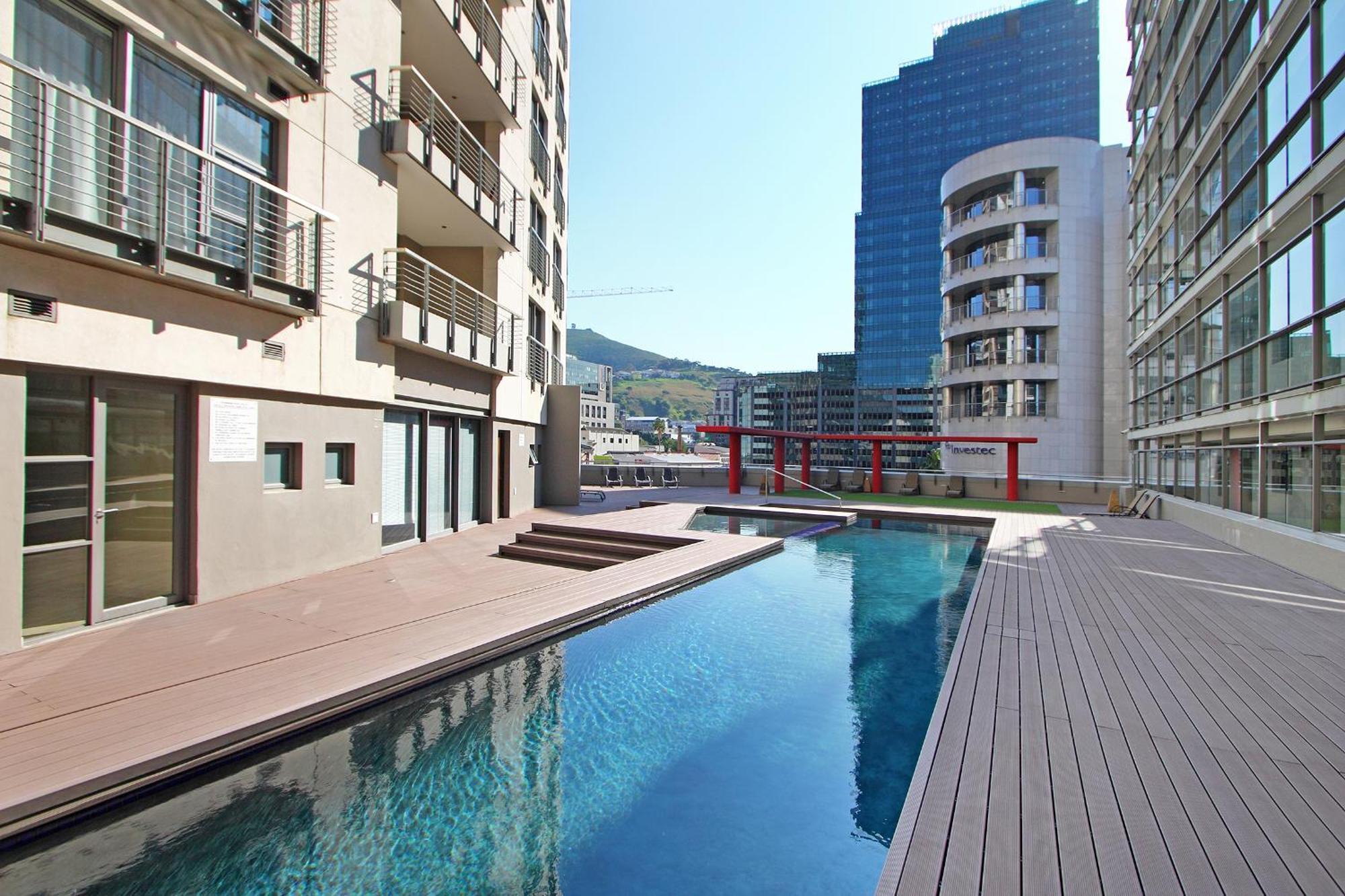 Full Power, Central, Walk To Restaurants & Waterfront, Pool & Ac Apartment Cape Town