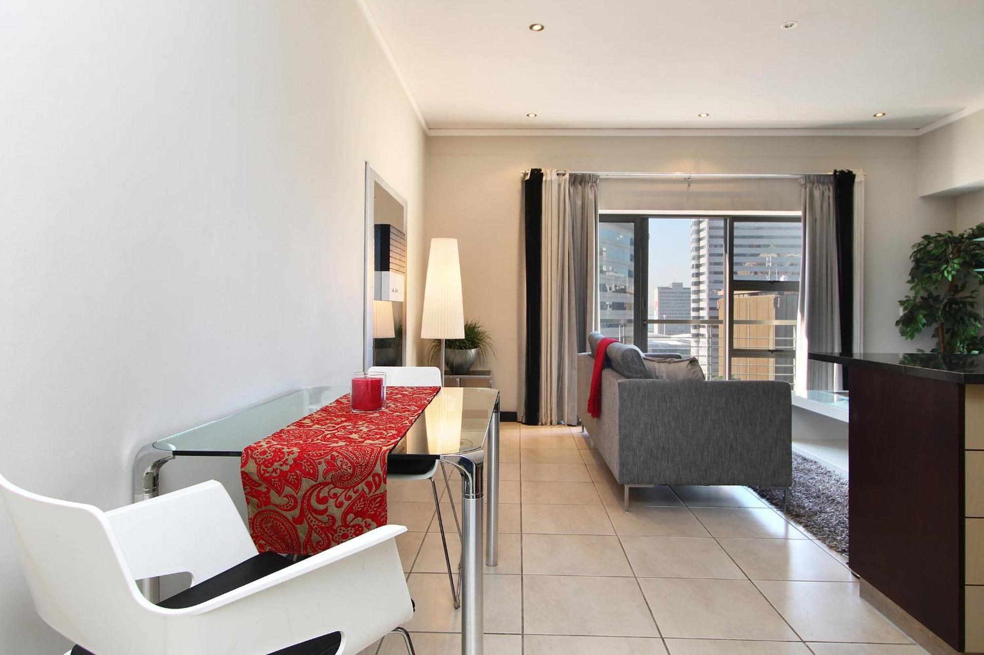 Full Power, Central, Walk To Restaurants & Waterfront, Pool & Ac *