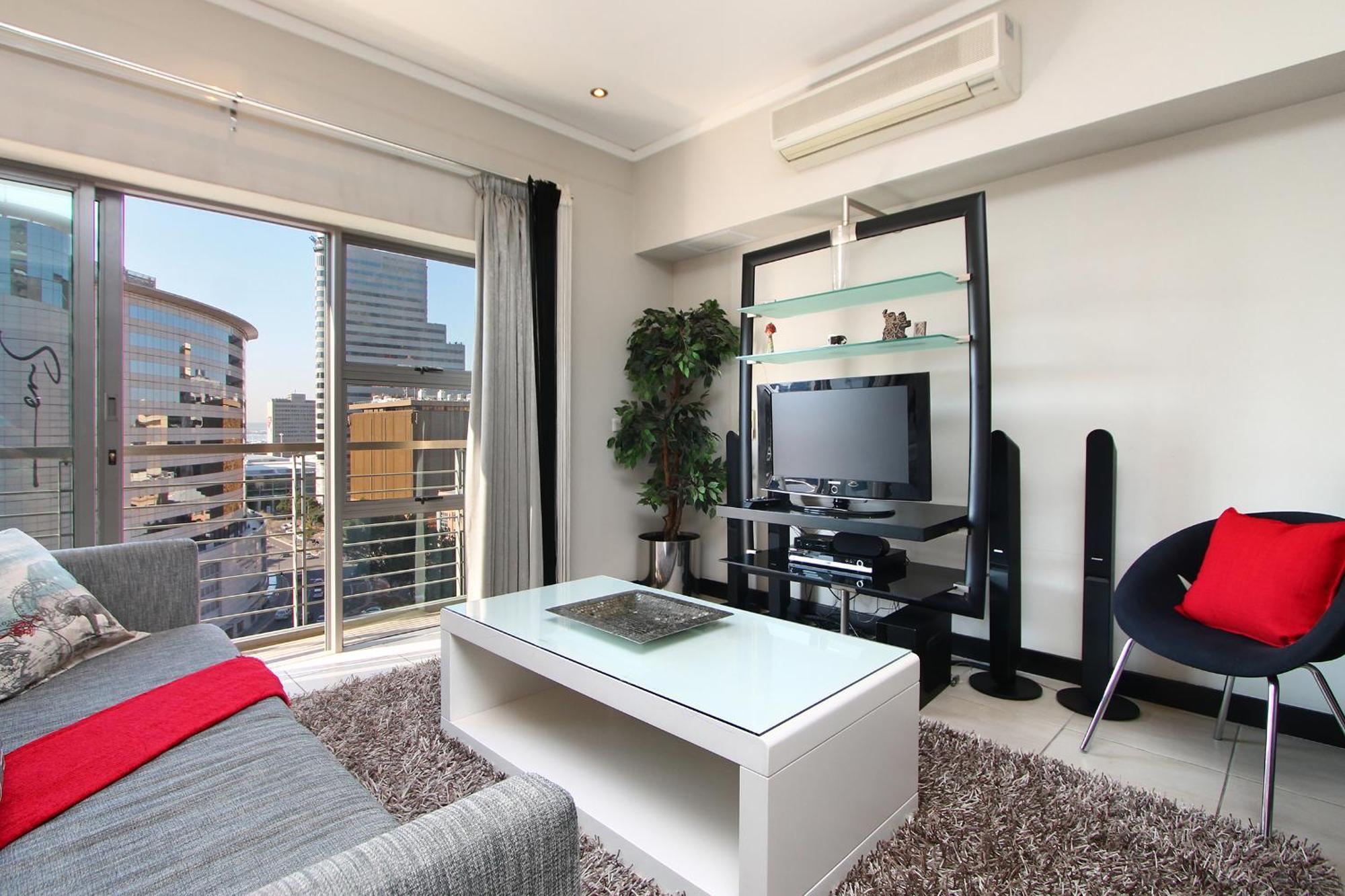 Apartment Full Power, Central, Walk To Restaurants & Waterfront, Pool & Ac Cape Town