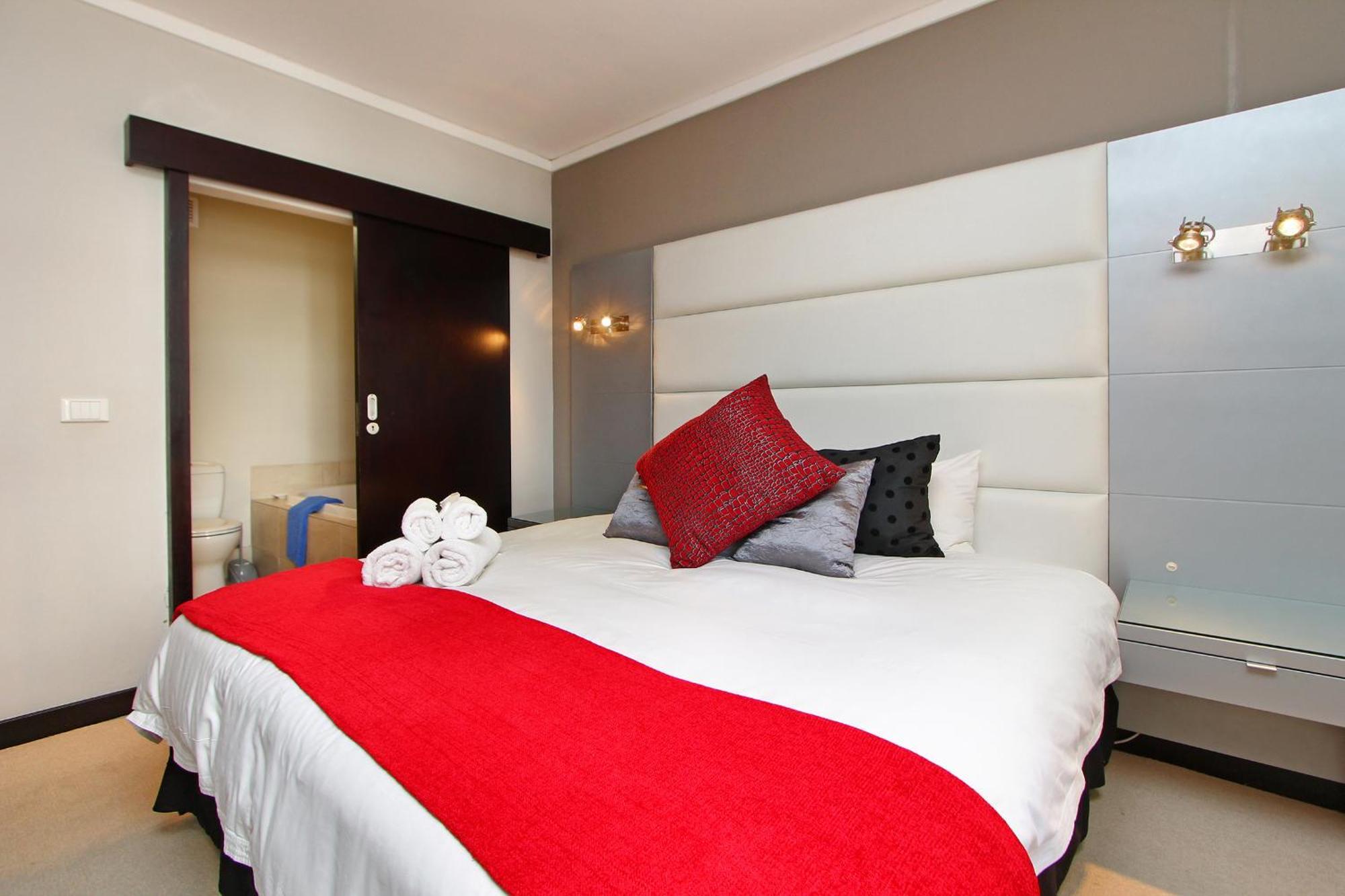 Apartment Full Power, Central, Walk To Restaurants & Waterfront, Pool & Ac